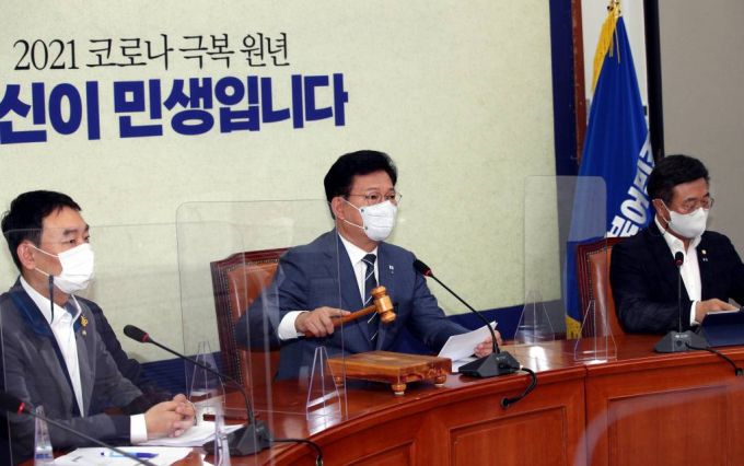 송영길 더불어민주당 대표가 25일 서울 여의도 국회에서 열린 최고위원회의를 주재하고 있다. / 사진제공=뉴시스