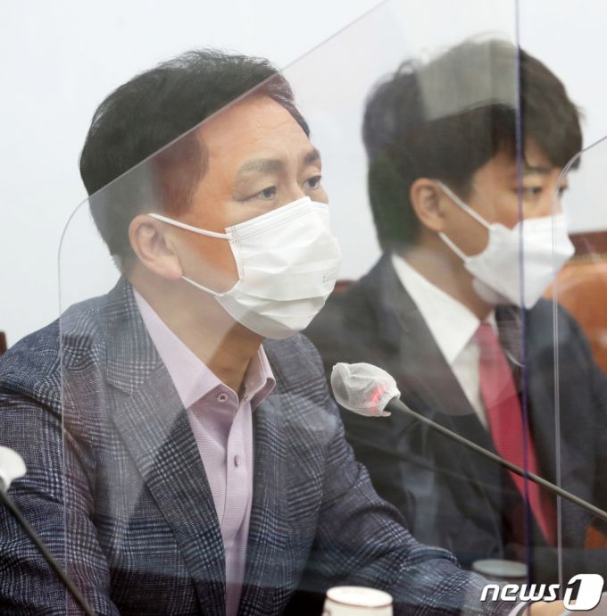 (서울=뉴스1) 오대일 기자 = 김기현 국민의힘 원내대표가 24일 오전 서울 여의도 국회에서 열린 최고위원회의에서 모두발언을 하고 있다. 2021.6.24/뉴스1