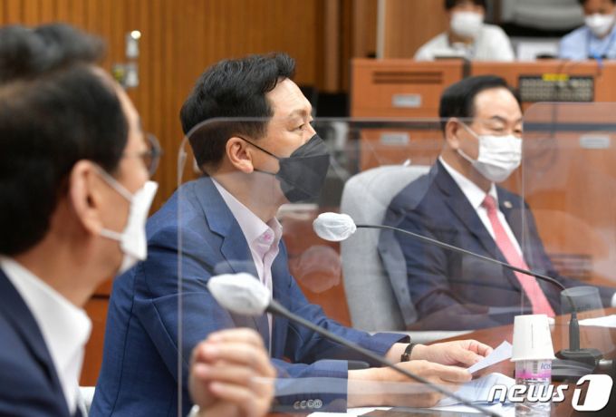 김기현 국민의힘 원내대표가 13일 국회에서 열린 원내대책회의에서 모두발언을 하고 있다. /사진=뉴스1