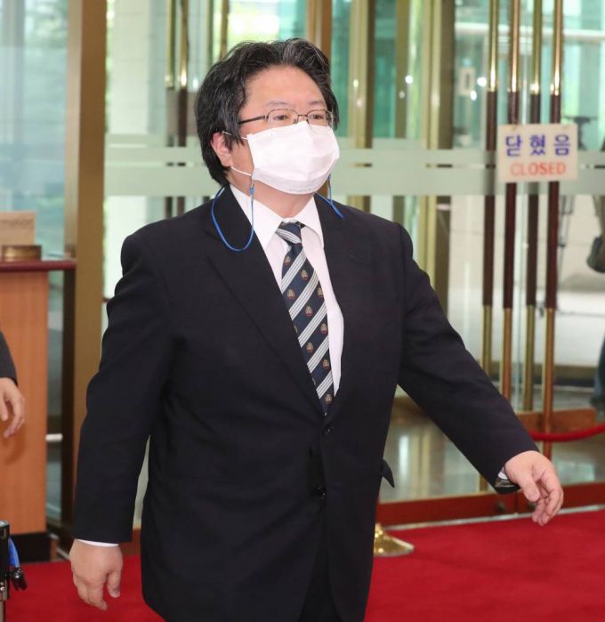 [서울=뉴시스] 김명원 기자 = 일본 방위성이 발간하는 '방위백서'에 올해도 독도 영유권을 주장한 가운데, 소마 히로히사 주한 일본대사관 총괄공사가 13일 오전 서울 종로구 외교부에 초치되고 있다. (공동취재사진) 2021.07.13. photo@newsis.com