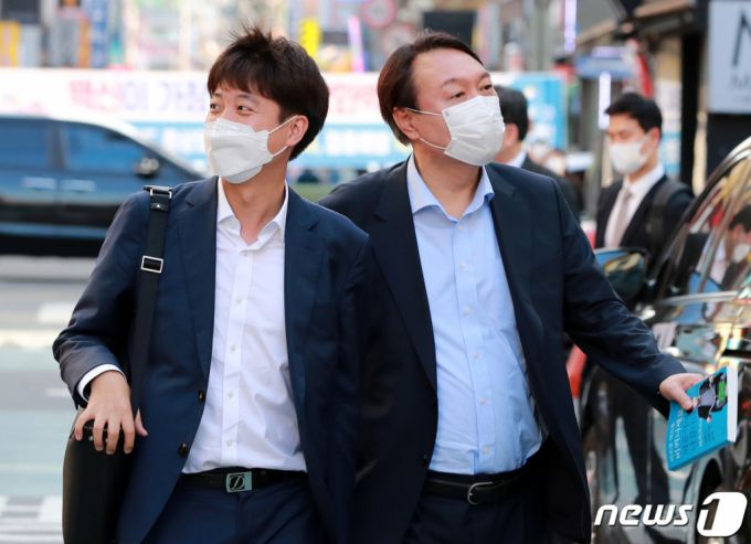 이준석 국민의힘 대표(왼쪽)와 윤석열 전 검찰총장(오른쪽) /사진제공=뉴스1