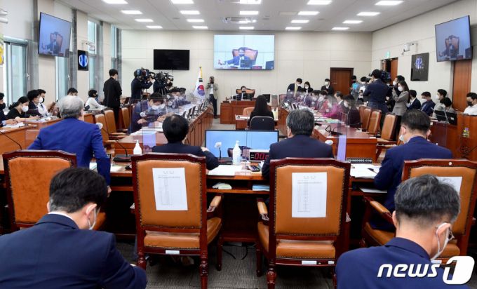 5일 서울 여의도 국회에서 과학기술정보방송통신위원회의 방송통신위원회에 대한 국정감사가 열리고 있다. / 사진=뉴스1