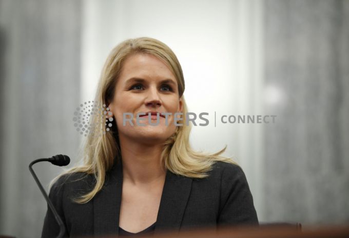 전 페이스북 직원이자 내부고발자인 프랜시스 하우건이 5일(현지시간) 미 상원 청문회에서 증언하고 있다. Matt McClain/Pool via REUTERS