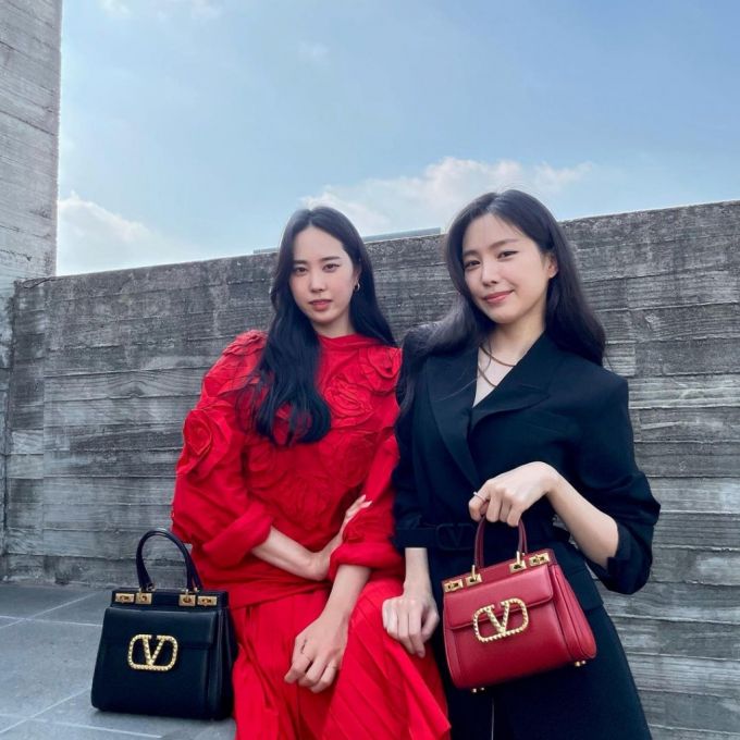 그룹 에이핑크 손나은(오른쪽)과 프로골퍼 손새은(왼쪽) 자매/사진=손새은 인스타그램