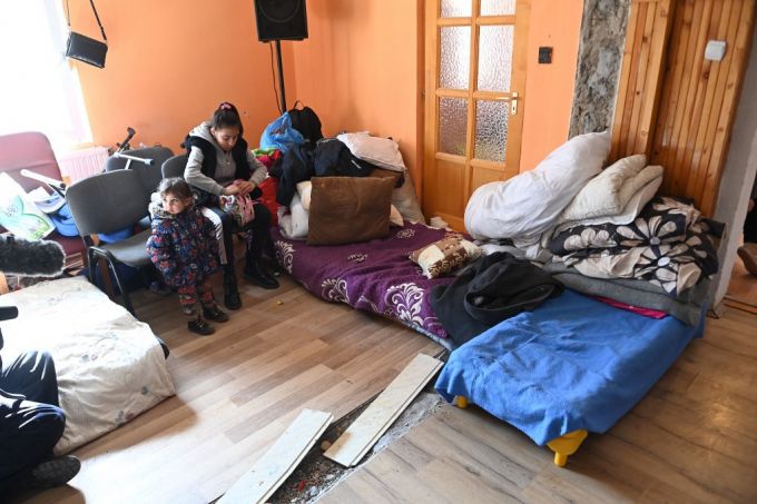 우크라이나에서 폴란드와 헝가리 등으로 이동 중인 피란민들/사진=AFP