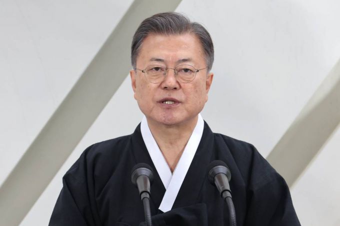 [서울=뉴시스] 김진아 기자 = 문재인 대통령이 1일 서울 서대문구 국립 대한민국임시정부 기념관에서 열린 제103주년 3.1절 기념식에서 기념사를 하고 있다. 2022.03.01.