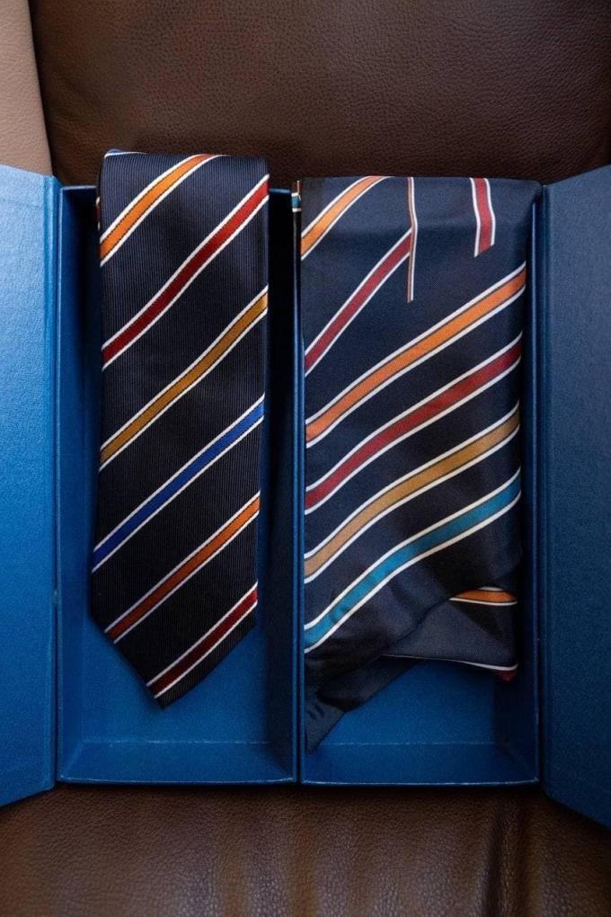 이재명 더불어민주당 대선후보가 지난해 10월 문재인 대통령으로부터 선물받은 넥타이/사진=이재명 페이스북