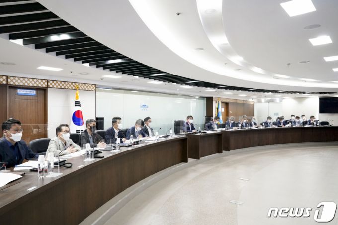 (서울=뉴스1) = 서훈 국가안보실장이 6일 국가위기관리센터에서 열린 국가위기평가회의를 주재하고 있다.(청와대 제공) 2021.7.6/뉴스1