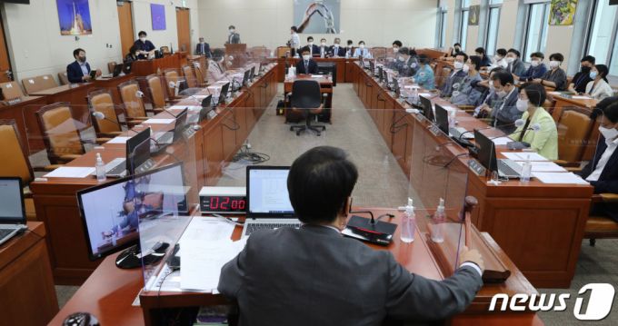 지난해 국회 과학기술정보방송통신위원회는 국민의힘 의원들 불참 속에 이른바 '구글 갑질방지법'을 통과시켰다. /사진=뉴스1