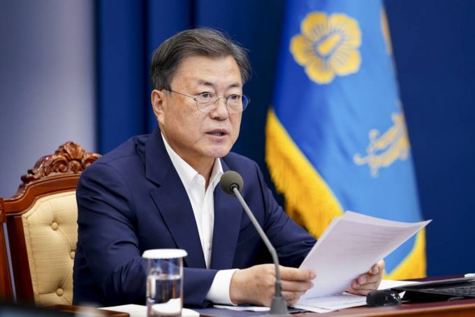 [서울=뉴시스 문재인 대통령이 11일 오후 청와대 여민관에서 열린 수석보좌관회의에서 발언하고 있다. (사진=청와대 제공) 2022.04.11.