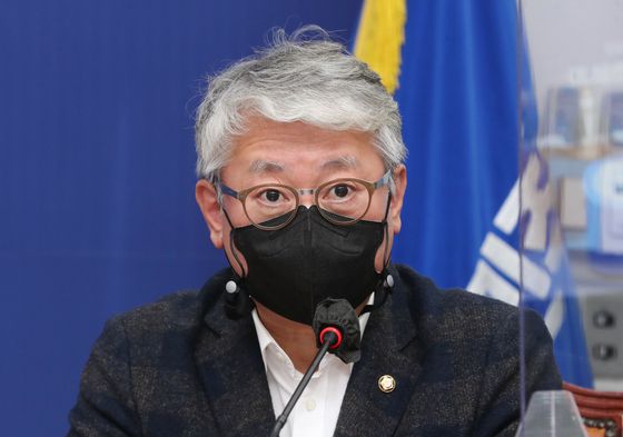 (서울=뉴스1) 허경 기자 = 조응천 더불어민주당 비대위원이 21일 서울 여의도 국회에서 열린 비상대책위원회의에서 발언하고 있다. 2022.3.21/뉴스1