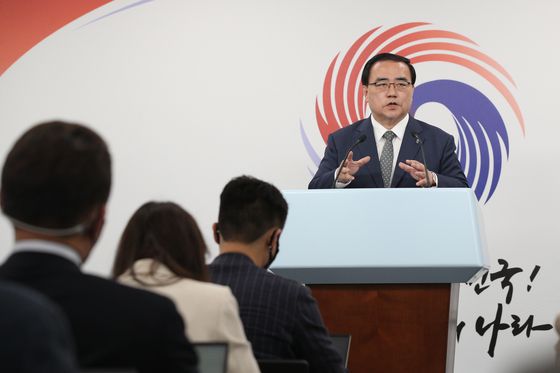 (서울=뉴스1) 안은나 기자 = 김성한 국가안보실장이 21일 오후 용산 대통령실 오픈라운지에서 한미 정상회담 결과에 대해 브리핑하고 있다. (대통령실사진기자단) 2022.5.21/뉴스1