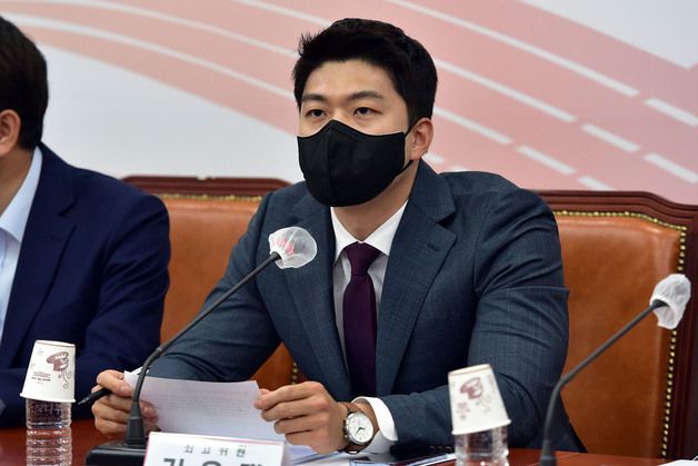 김용태 국민의힘 최고위원이 9일 오전 서울 여의도 국회에서 열린 최고위원회의에서 발언을 하고 있다. (공동취재) 2022.6.9/뉴스1