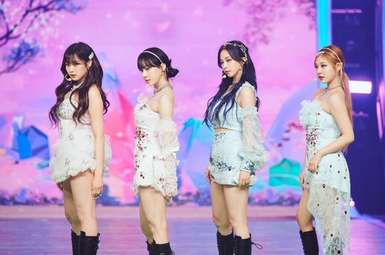 (서울=뉴스1) = 에스파 지젤, 윈터, 카리나, 닝닝이 31일 오후 경기도 일산 MBC드림센터에서 열린 '2021 MBC 가요대제전'에서 멋진 무대를 펼치고 있다. (MBC 제공) 2022.1.1/뉴스1