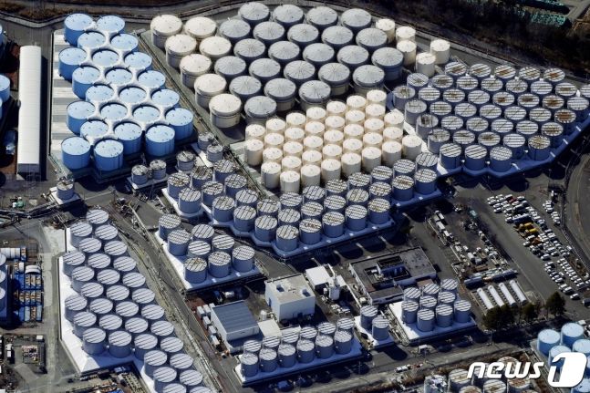 일본 후쿠시마 제1원자력 발전소의 처리수 저장 탱크 전경. /로이터=뉴스1
