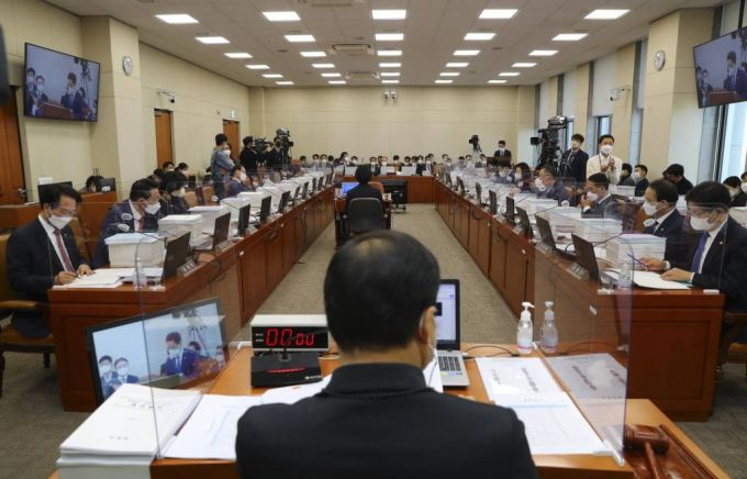 지난달 18일 서울 여의도 국회에서 기획재정위원회 전체회의가 열리고 있다. / 사진제공=뉴시스