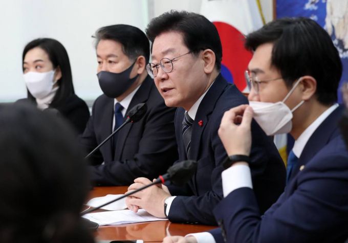 이재명 더불어민주당 대표가 6일 오전 서울 여의도 국회 당 대표실에서 열린 정치혁신위원회 출범식에서 인사말을 하고 있다. / 사진제공=뉴시스