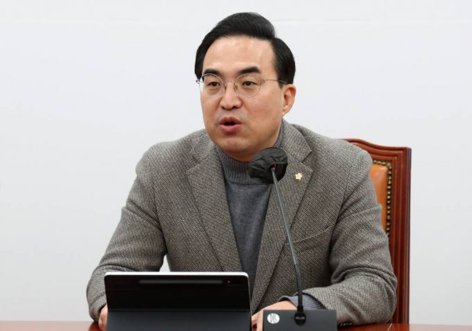 [서울=뉴시스] 이영환 기자 = 박홍근 더불어민주당 원내대표가 23일 오전 서울 여의도 국회에서 열린 정책조정회의에서 발언을 하고 있다. 2023.02.23.