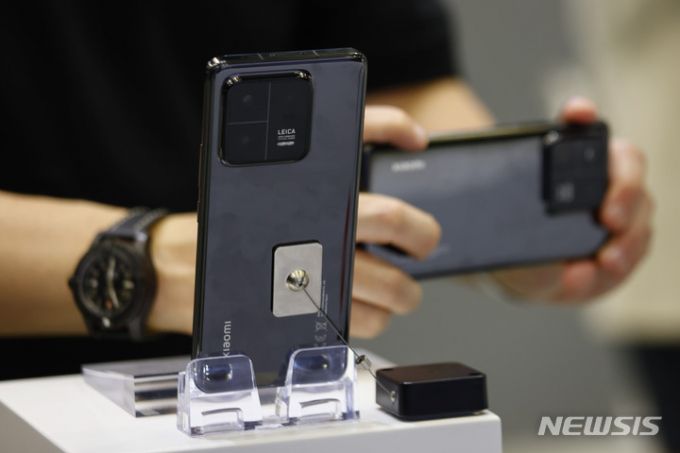 MWC에 전시된 샤오미13 프로. /사진=뉴시스