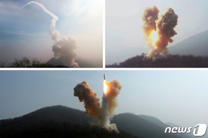 (평양 노동신문=뉴스1) = 김정은 북한 노동당 총비서가 18~19일 이틀간 '핵반격 가상 종합전술훈련'을 지도했다고 노동당 기관지 노동신문이 20일 보도했다. 김 총비서는 "핵을 보유한 국가라는 사실만으로는 전쟁을 실제적으로 억제할 수가 없다"면서 '핵공격태세 완비'를 강조했다.     [국내에서만 사용가능. 재배포 금지. DB 금지. For Use Only in the Republic of Korea. Redistribution Prohibited  rodongphoto@news1.kr  Copyright (C) 뉴스1. All rights reserved. 무단 전재 및 재배포 금지.