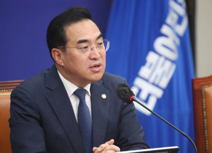 [서울=뉴시스] 고범준 기자 = 박홍근 더불어민주당 원내대표가 임기 마지막 날인 28일 오전 서울 여의도 국회에서 열린 최고위원회의에서 발언하고 있다. 2023.04.28.