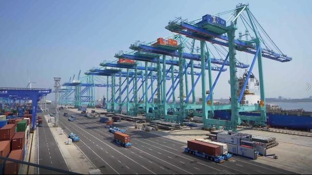 화웨이 5G 스마트 항만 기술이 적용된 중국 톈진항./사진=화웨이