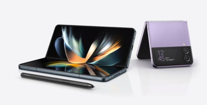 갶럭시Z폴드4와 갤럭시Z플립4. /사진=삼성전자