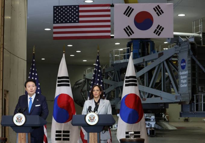 [워싱턴=뉴시스] 전신 기자 = 미국을 국빈 방문 중인 윤석열 대통령이 25일(현지시간) 워싱턴DC 인근의 미 항공우주국(NASA) 고다드 우주비행센터를 방문해 연설하고 있다. 2023.04.26.