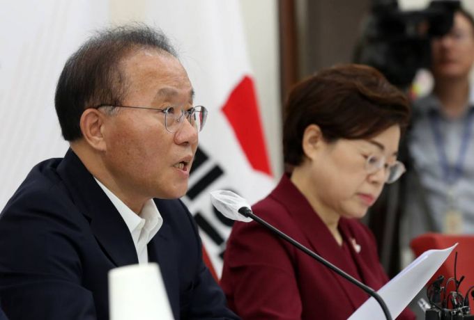 윤재옥 국민의힘 원내대표가 2일 오전 서울 여의도 국회에서 열린 무량판 공법 부실시공 관련 기자간담회에서 발언하고 있다. /사진=뉴시스