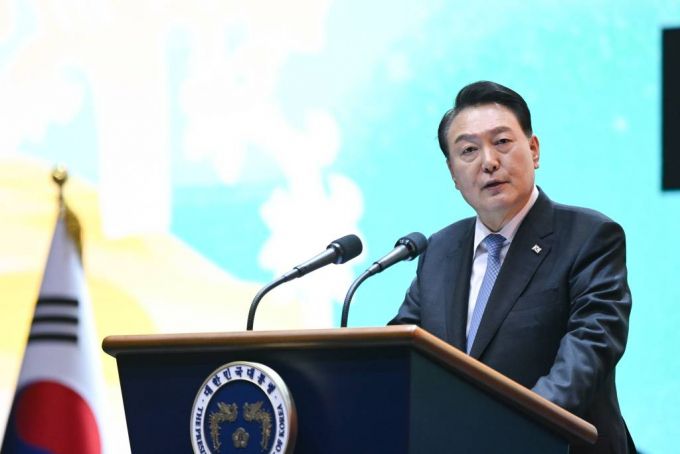 [서울=뉴시스] 윤석열 대통령이 23일 충남 공주 금강신관공원에서 열린 2023 대백제전 개막식에서 축사하고 있다. (사진=대통령실 제공) 2023.09.23. *재판매 및 DB 금지