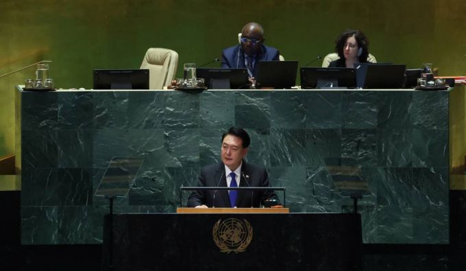 [뉴욕=뉴시스] 전신 기자 = 윤석열 대통령이 20일(현지시간) 뉴욕 유엔 총회장에서 기조연설을 하고 있다. (공동취재) 2023.09.21.