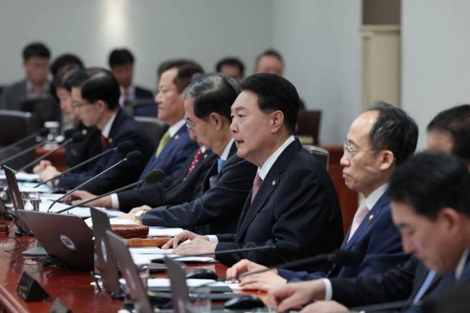 [서울=뉴시스] 윤석열 대통령이 25일 서울 용산 대통령실 청사에서 국무회의를 주재하고 있다. (사진=대통령실 제공) 2023.09.25. *재판매 및 DB 금지