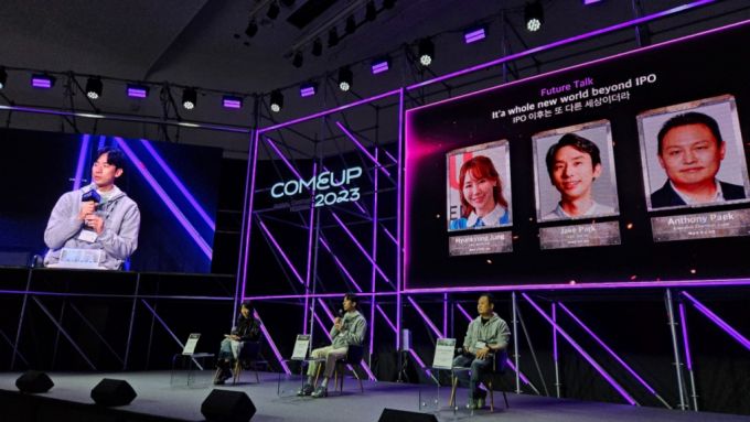 (왼쪽부터)정현경 뮤직카우 대표, 박재욱 쏘카 대표, 백승욱 루닛 의장이 8일 국내 최대 규모 스타트업 행사인 '컴업(COMEUP) 2023'에서 패널토크를 진행하고 있다. /사진=최태범 기자