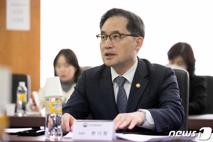 (서울=뉴스1) 이승배 기자 = 한기정 공정거래위원장. 2024.1.26/뉴스1  Copyright (C) 뉴스1. All rights reserved. 무단 전재 및 재배포,  AI학습 이용 금지.