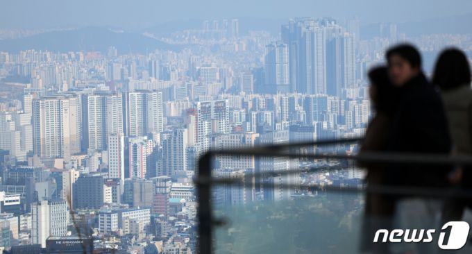 (서울=뉴스1) 김명섭 기자 = 사진은 이날 서울 남산에서 바라본 시가지 모습. 2024.1.30/뉴스1  Copyright (C) 뉴스1. All rights reserved. 무단 전재 및 재배포,  AI학습 이용 금지.