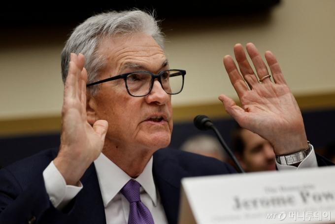 (워싱턴 AFP=뉴스1) 우동명 기자 = 제롬 파월 미국 연준 의장이 6일 (현지시간) 워싱턴 의사당의 하원 금융서비스위원회 청문회에 출석해 "미국 경제가 가까운 미래에 침체에 빠질 증거나 이유는 없다"고 밝히고 있다. 2024.3. 7   ⓒ AFP=뉴스1  Copyright (C) 뉴스1. All rights reserved. 무단 전재 및 재배포,  AI학습 이용 금지. /사진=(워싱턴 AFP=뉴스1) 우동명 기자