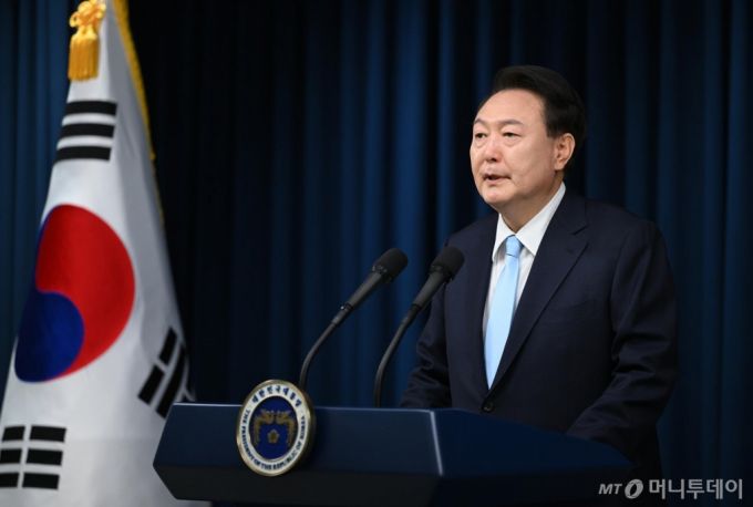 윤석열 대통령이 1일 서울 용산 대통령실에서 대국민 담화 '국민께 드리는 말씀'을 발표하고 있다. (사진=대통령실 제공) /사진=뉴시스 /사진=조수정