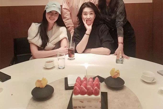 배우 김태희, 김미경./사진=김미경 인스타그램