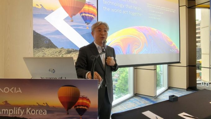 한효찬 노키아코리아 CTO(최고기술책임자)가 3일 서울 종로구 포시즌스 호텔에서 열린 앰플리파이 코리아 행사에서 발표고 있다. /사진=노키아
