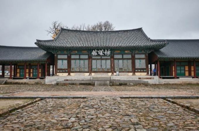 나주 객사인 금성관.