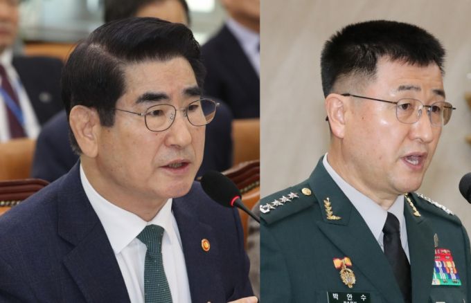 육군사관학교 38기인 김용현 국방부 장관(왼쪽)과 육사 46기인 박안수 전 계엄사령관(현 육군참모총장·대장)은 더불어민주당 등 야권으로부터 내란죄로 고발될 것으로 보인다. / 사진=뉴스1