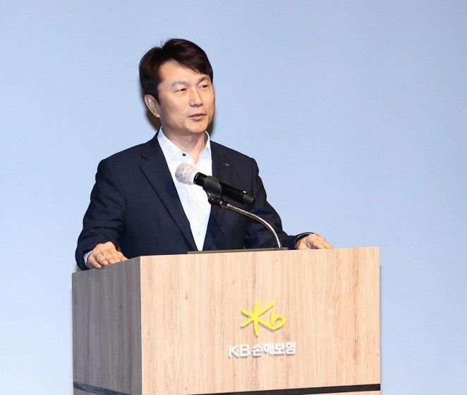 구본욱 KB손해보험 사장이 2일 2025년 시무식에서 "차별화된 경영으로 보험산업의 스탠다드가 되자"고 밝혔다./사진제공=KB손해보험
