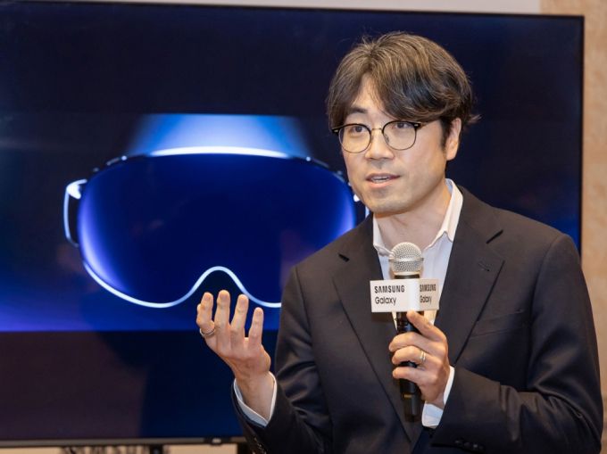 김기환 삼성전자 MX(모바일경험) 사업부 이머시브 솔루션(Immersive Solution) 개발팀장(부사장)이 22일 미국 캘리포니아 새너제이에서 XR 헤드셋 '프로젝트 무한'과 안드로이드 XR에 대해 설명하고 있다. /사진=삼성전자