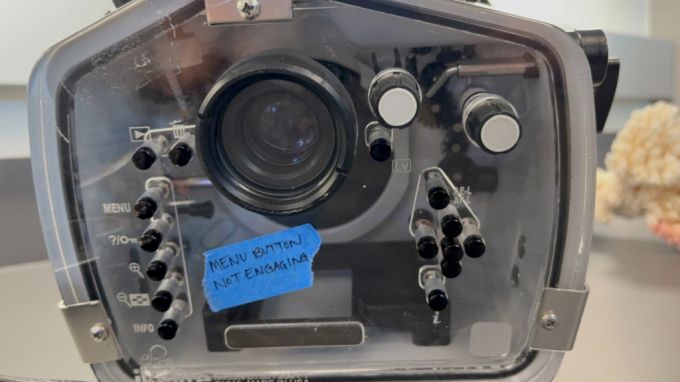 기존에는 DSLR을 넣고 촬영해야 해 복잡한 작동 방법을 익혀야 했다. /사진=배한님 기자