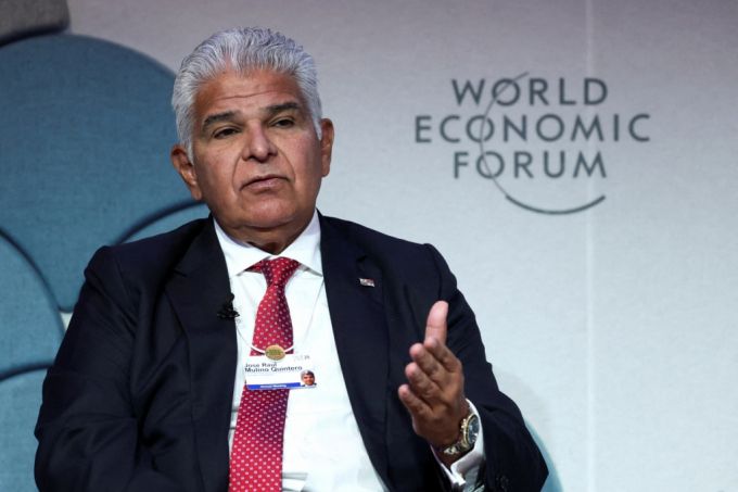 호세 라울 뮬리노 파나마 대통령이 지난 1월22일 스위스 다보스에서 열린 제55차 세계경제포럼(WEF) 연례 회의에 참석해 발언하고 있다. /로이터=뉴스1