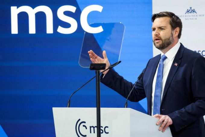 14일(현지시간) 독일 뮌헨에서 열린 뮌헨안보회의(MSC)에서 기조연설 중인 JD 밴스 미국 부통령 /로이터=뉴스1