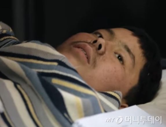 우크라이나 보안국(SBU)은 생포된 북한군 2명의 모습을 담은 영상을 지난달 11일(현지 시간) SNS를 통해 공개했다. 사진은 북한군 백모씨. / 사진=뉴시스