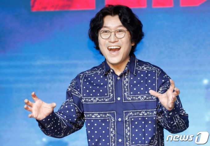 유튜버 '꽈추형'으로 잘 알려진 비뇨기과 전문의 홍성우를 둘러싼 갑질 폭로와 관련해 피소된 병원 관계자가 무혐의 처분을 받은 사실이 뒤늦게 알려졌다./사진=뉴스1