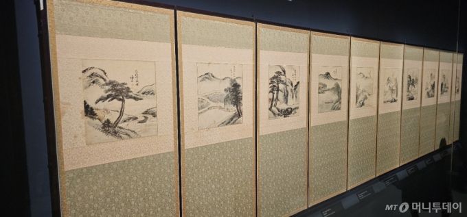 지난 31일 경기도 용인 호암미술관에서 열린' 겸재 정선전'에 전시된 10폭의 귀거래도./사진 = 오진영 기자