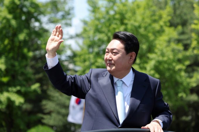 2022년 5월10일 윤석열 전 대통령이 취임식 참석을 위해 이동하며 카퍼레이드를 하고 있다/사진=대통령실 사진기자단